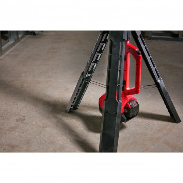 Lampa stojąca maszt M18SAL 2000lm IP54