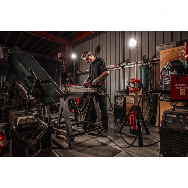 Lampa stojąca maszt M18SAL 2000lm IP54