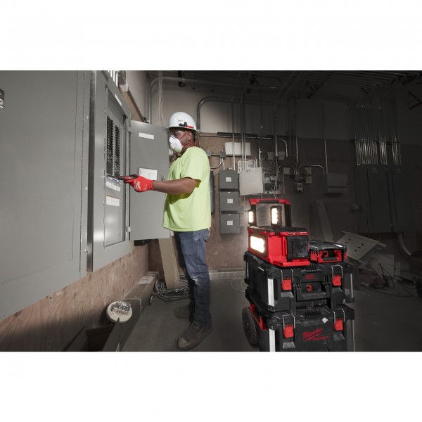 Lampa PACKOUT AC/DC M18POALC 3000lm IP54 Lampa PACKOUT AC/DC M18POALC 3000lm IP54