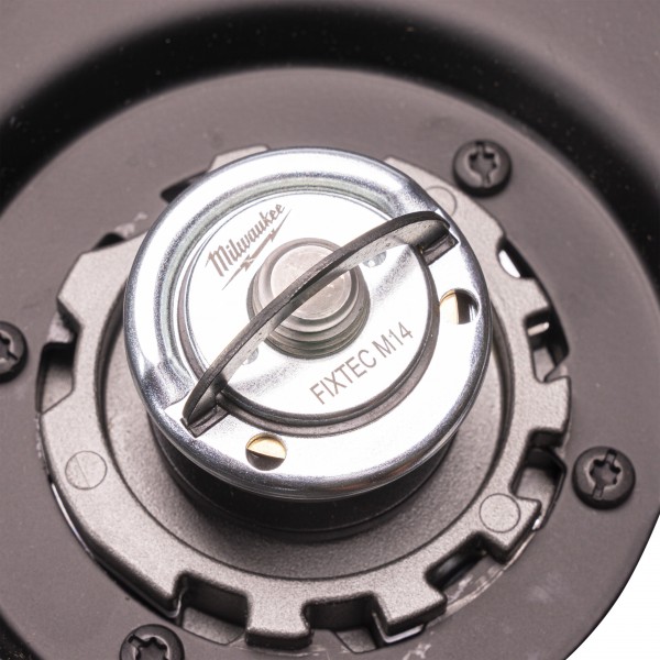 M18ONEFLAG230XPDB-122C M18 FUEL™... M18ONEFLAG230XPDB-122C M18 FUEL™...