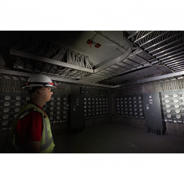 Latarka czołowa ładowana przez USB...