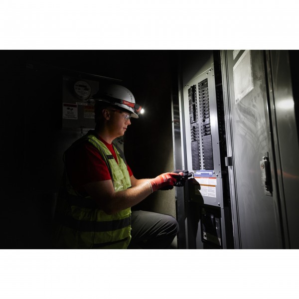 Latarka czołowa ładowana przez USB...