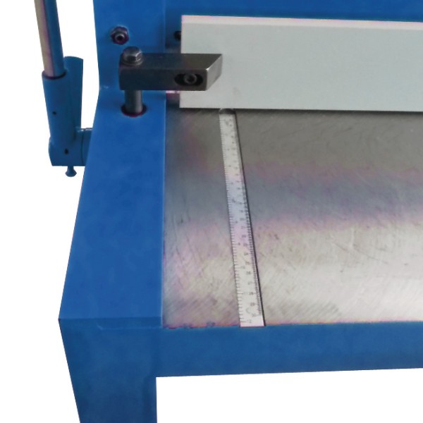 TBS 2001-12 Reczne nożyce