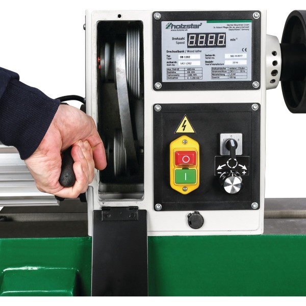 DB 1202 Tokarka do drewna