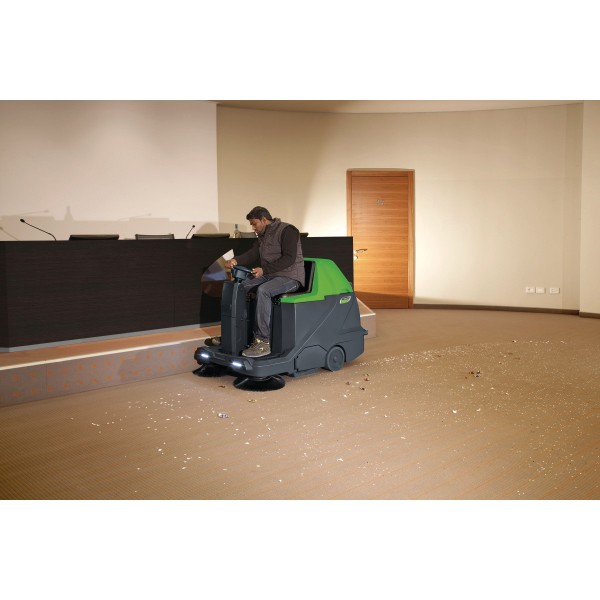 AUKM 600 Automatyczna zamiatarka