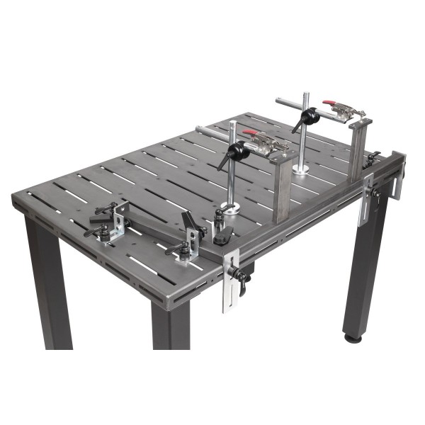 Statyw z dociskiem pionowym