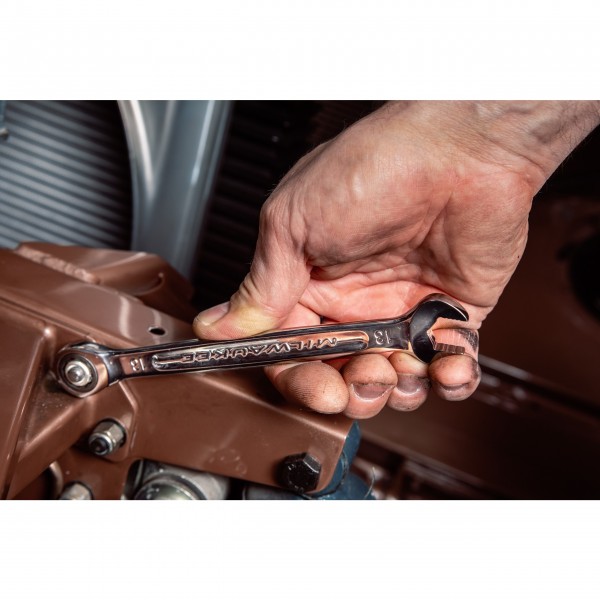 Klucz płasko-oczkowy z grzechotką...