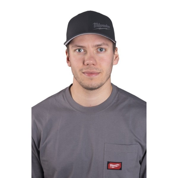 Czapka z daszkiem czarna BCS BL S/M