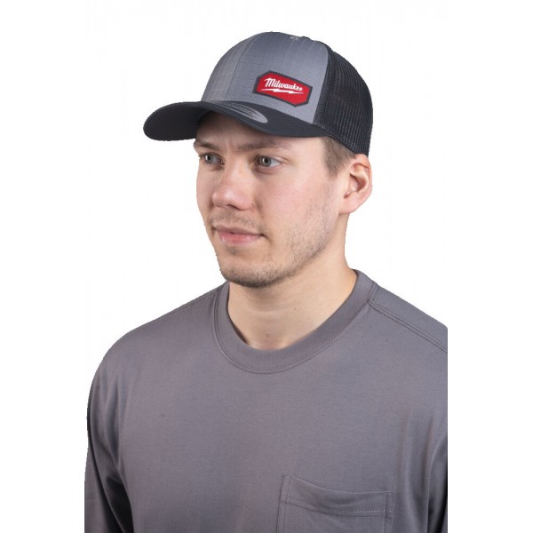 Czapka z daszkiem czarna z siatką STC BL