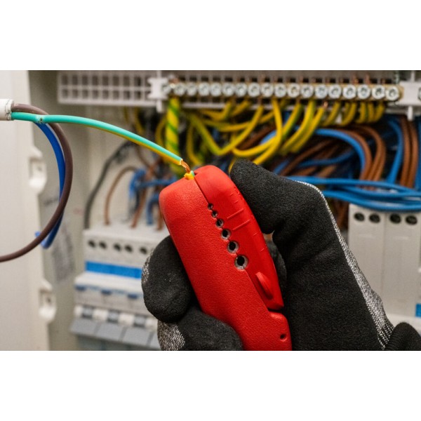 Ściągacz wielofunkcyjny do izolacji...